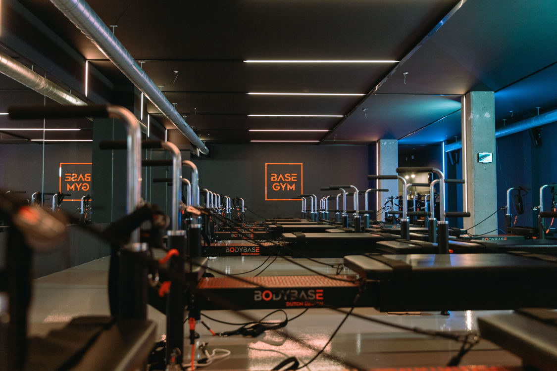 Verbazingwekkend Base Gym - Amsterdam: Read Reviews and Book Classes on ClassPass AE-17