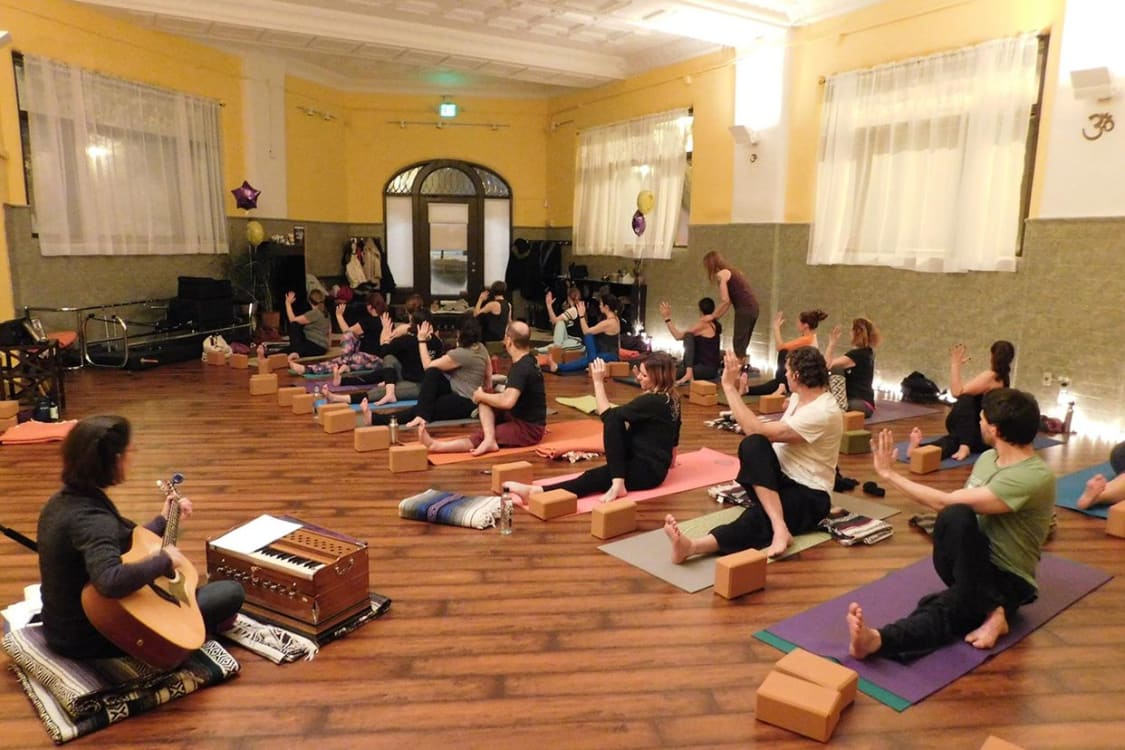 Studio 11 In Tremont Yoga Read Reviews And Book Classes On Classpass