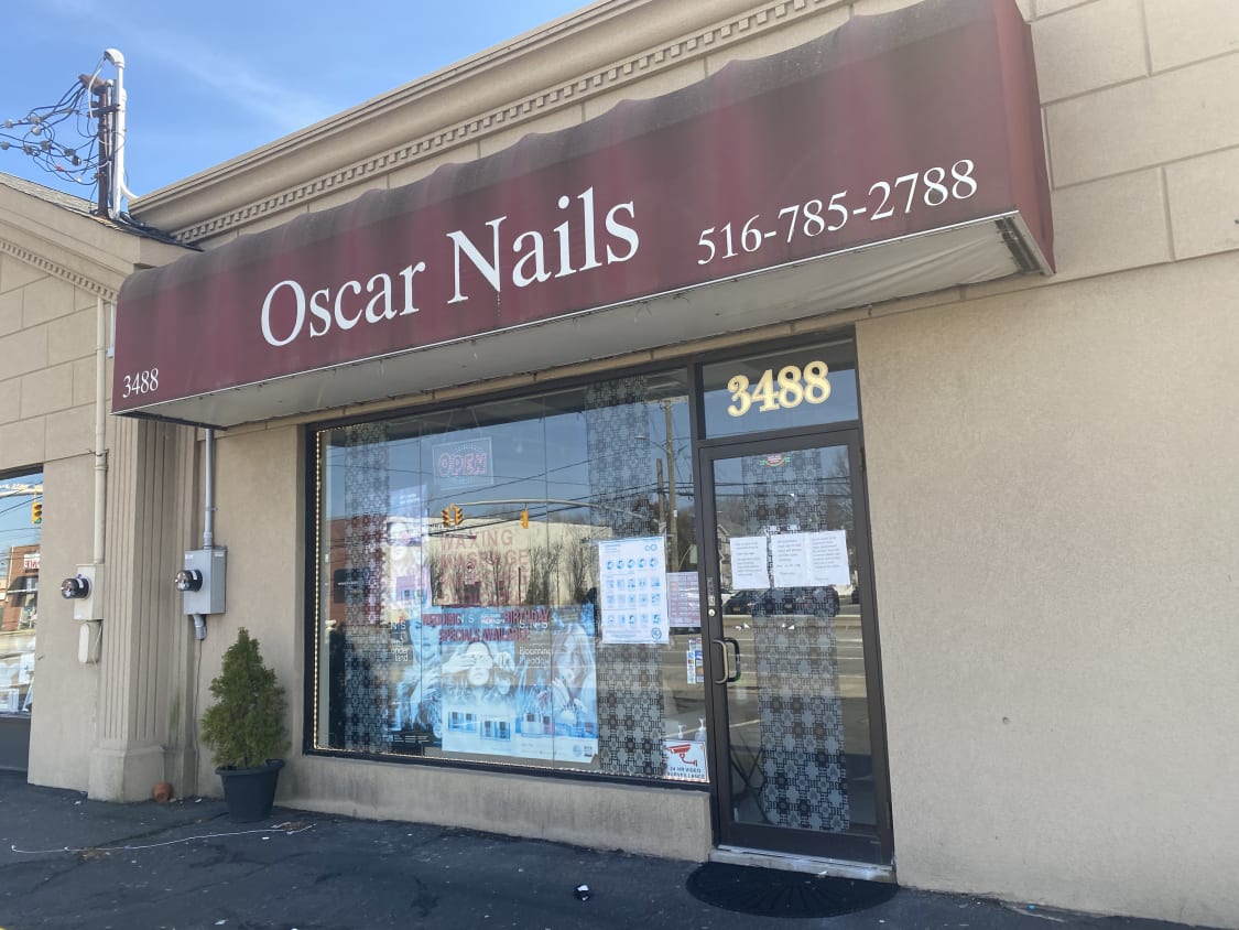 Oscar store nail salon