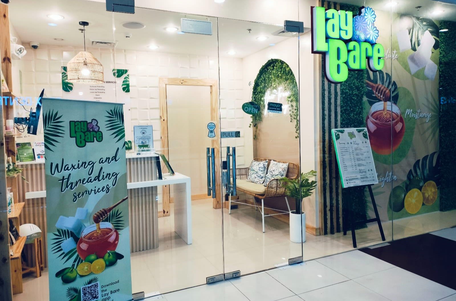 Lay Bare - Robinsons Fuenteのレビューを読み、ClassPassでクラスを予約する
