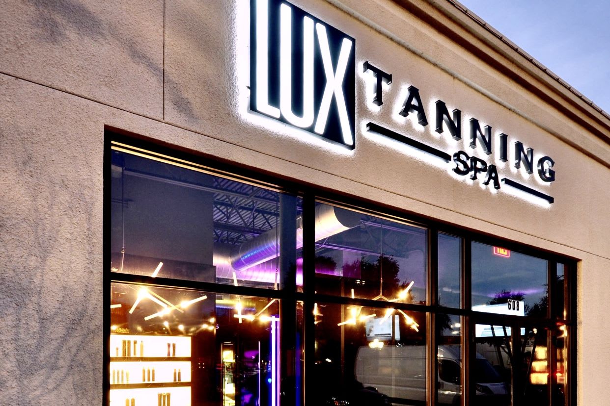 LUX a tanning spa Addison Lees recensies en boek lessen met ClassPass