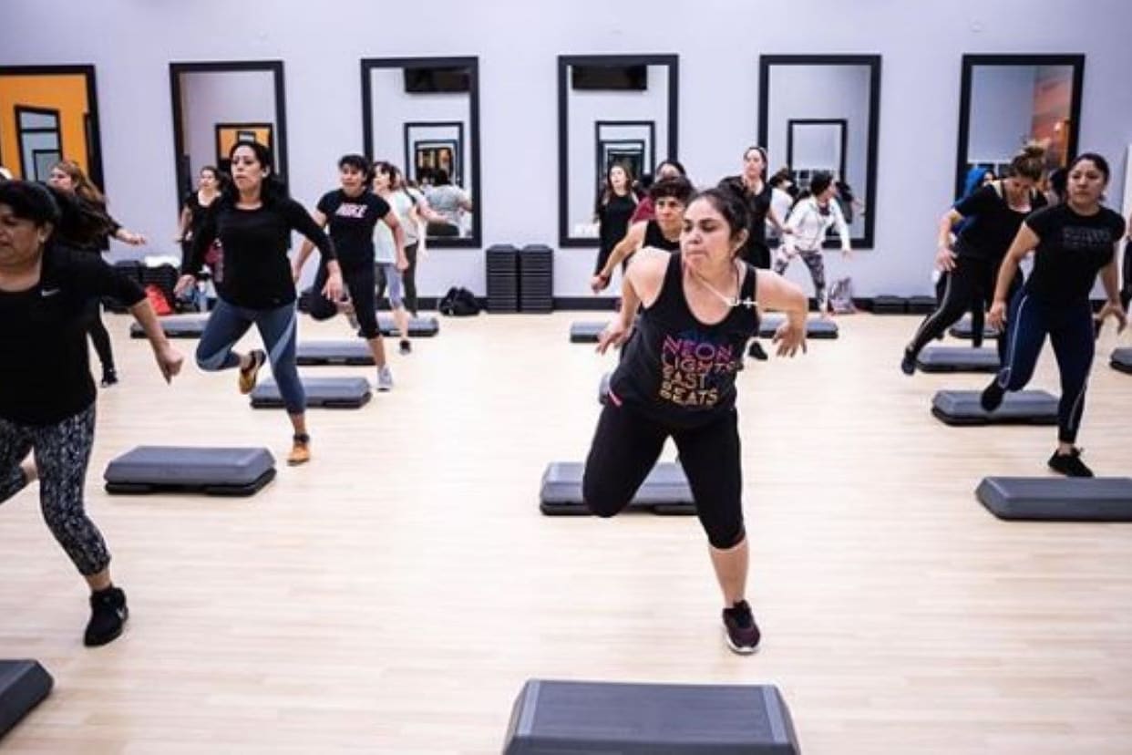 World Gym Athletics Costa Mesa lê avaliações e reserva aulas na