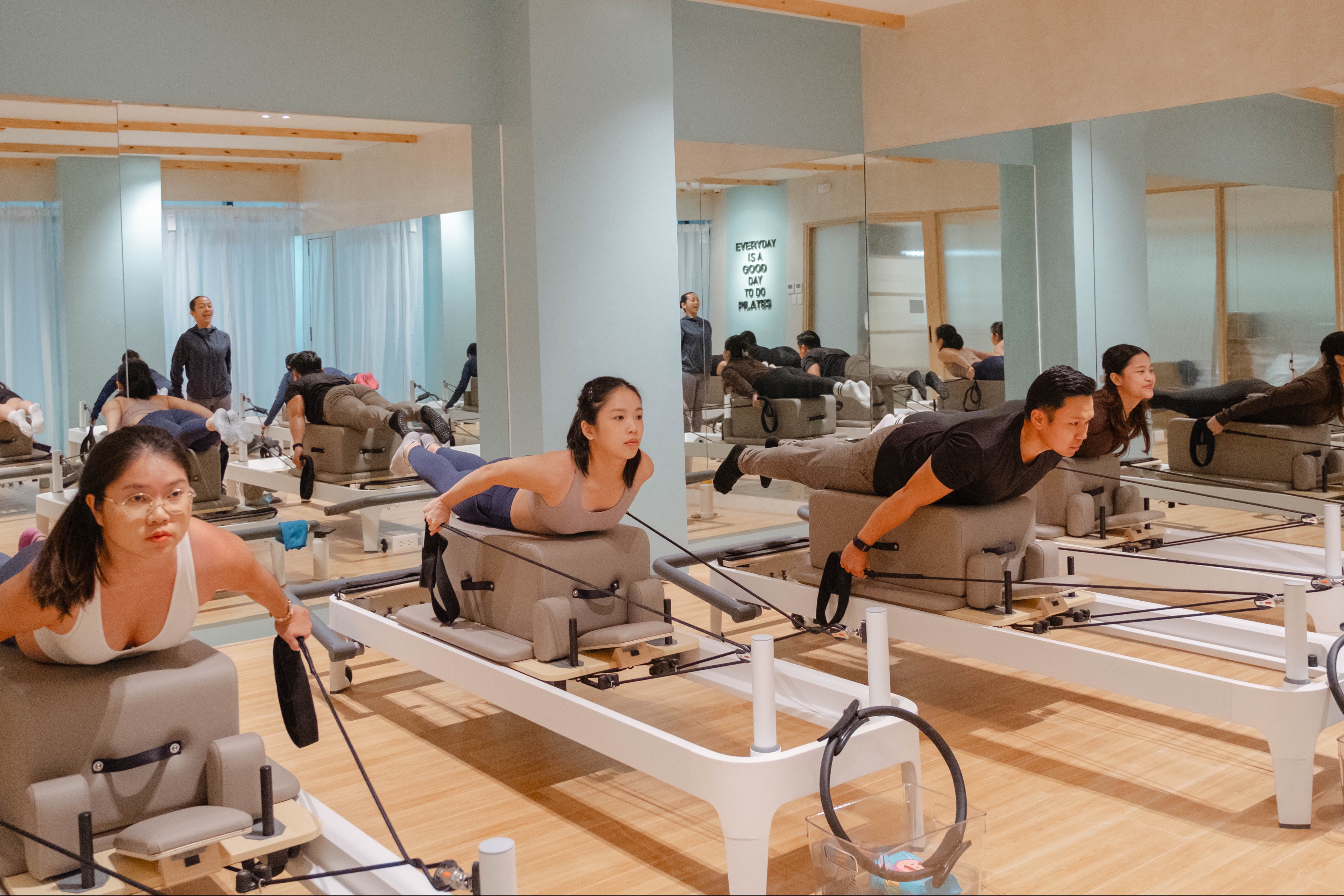 7AM Pilates Studio + Cafe - Group Classes: Läs recensioner och boka ...