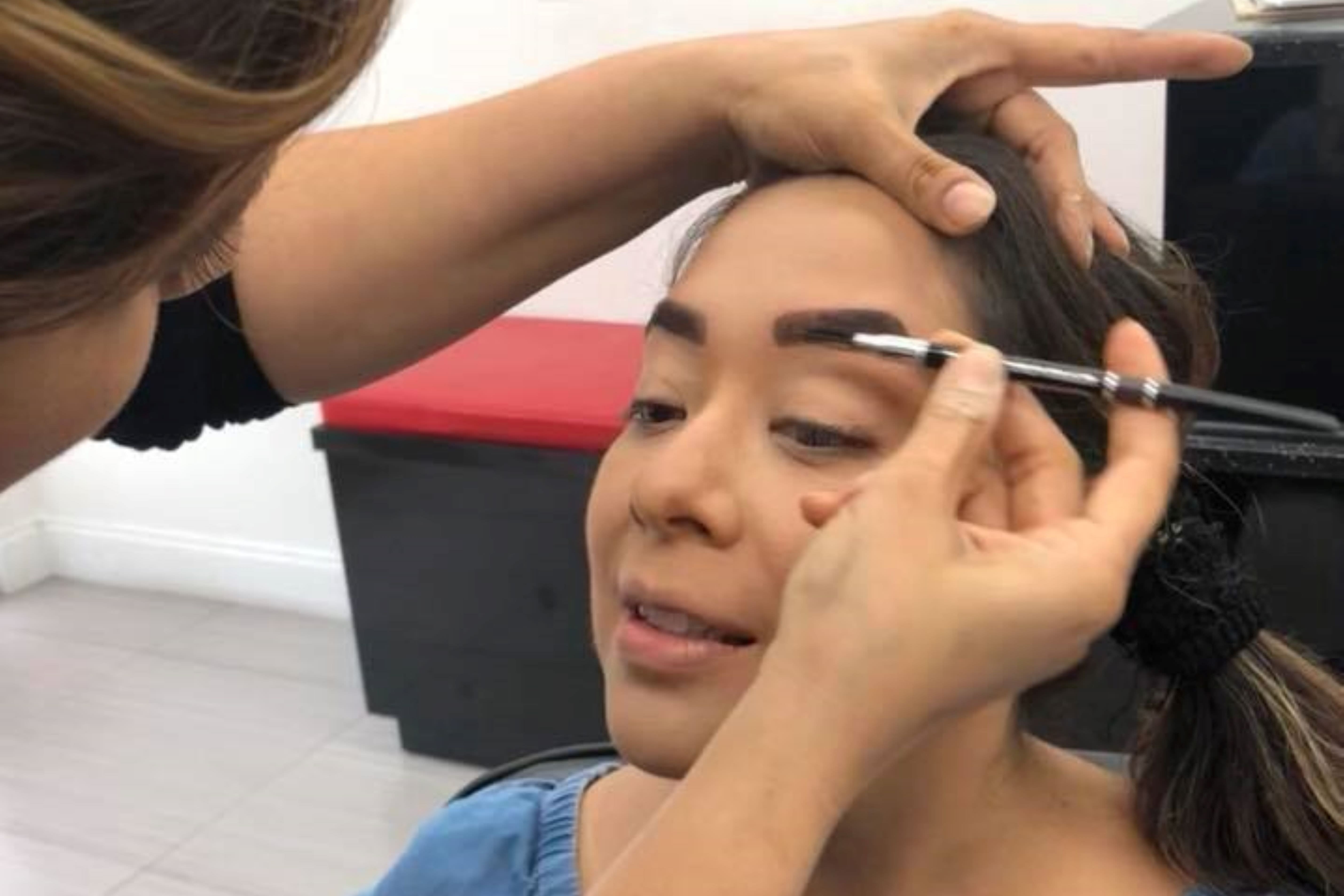 Uzma Eyebrows Threading Miami Read Reviews and Book Classes on ClassPass