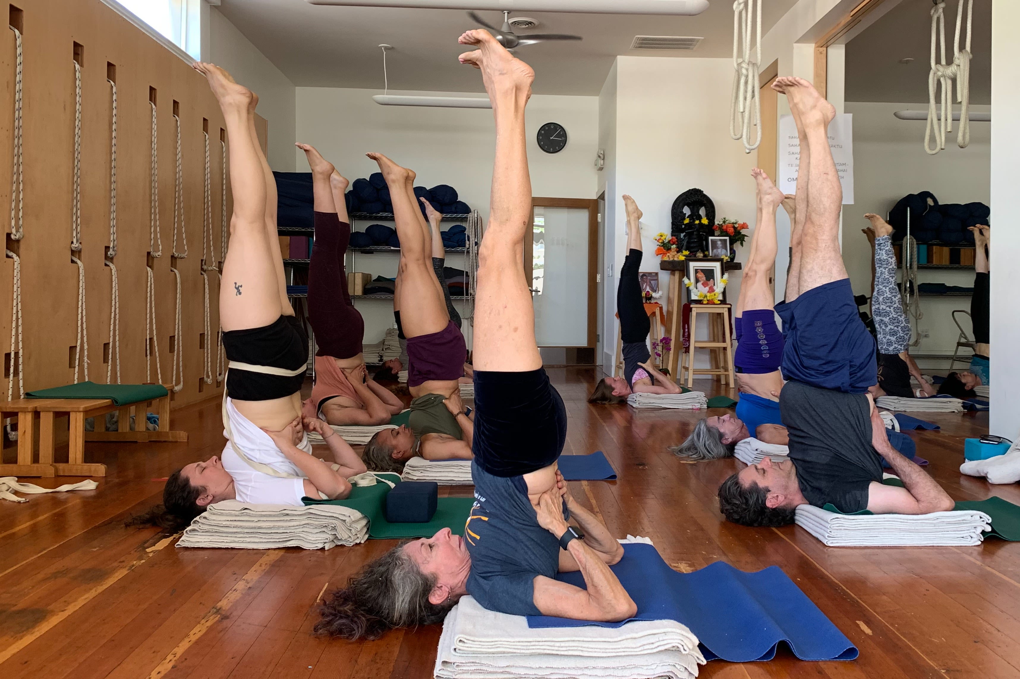 Iyengar Yoga Institute of San Francisco: Read Reviews and Book