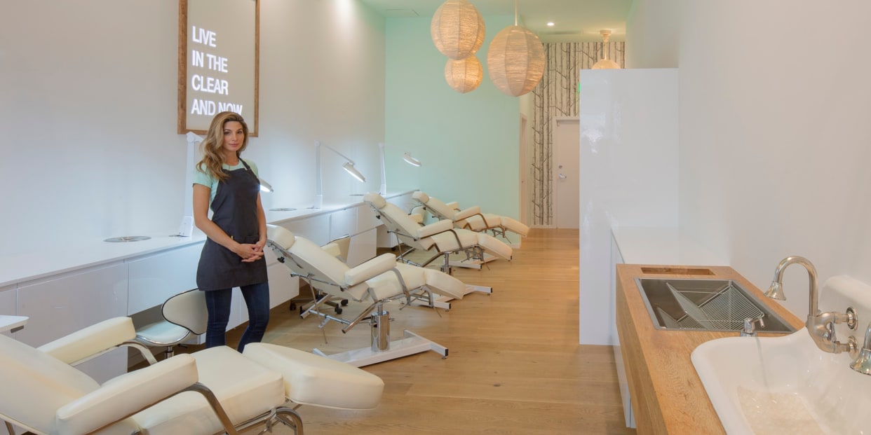 Face Haus West Hollywood lê avaliações e reserva aulas na ClassPass