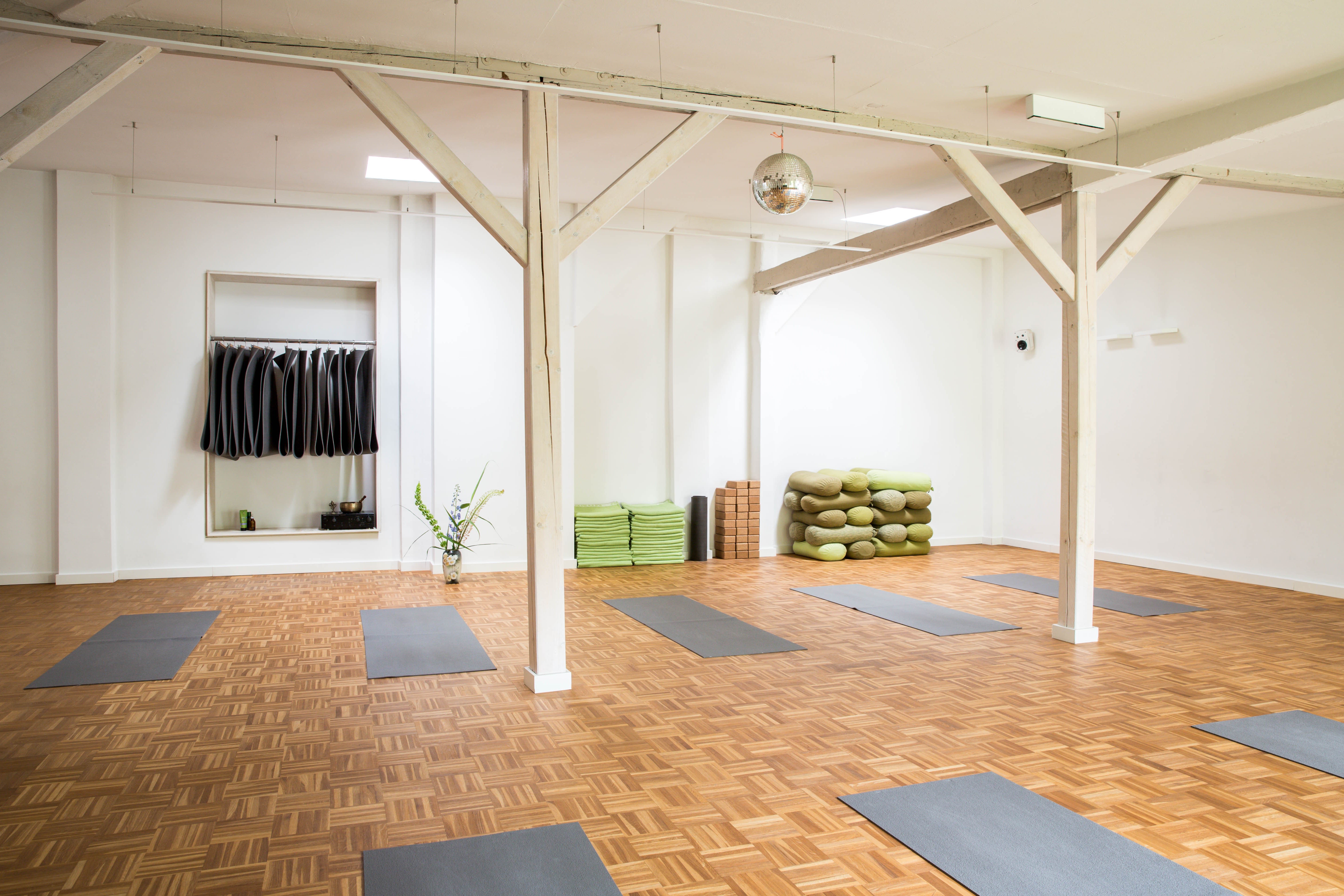 Monkey Mind Yoga: Read Reviews and Book Classes on ClassPass
