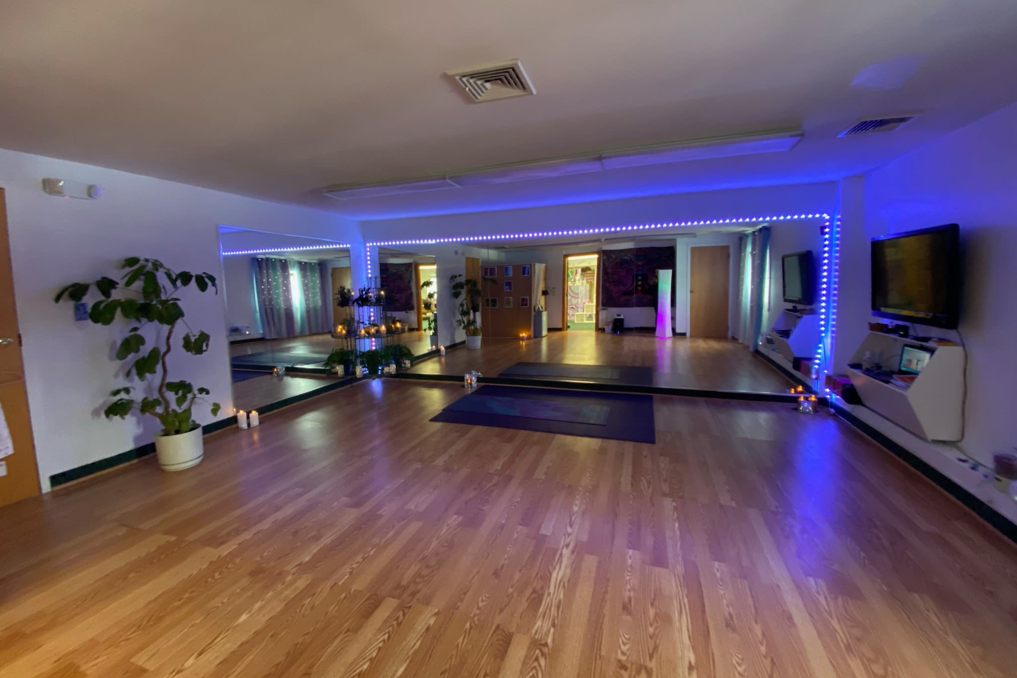 Gravity Yoga Center Read Reviews and Book Classes on ClassPass