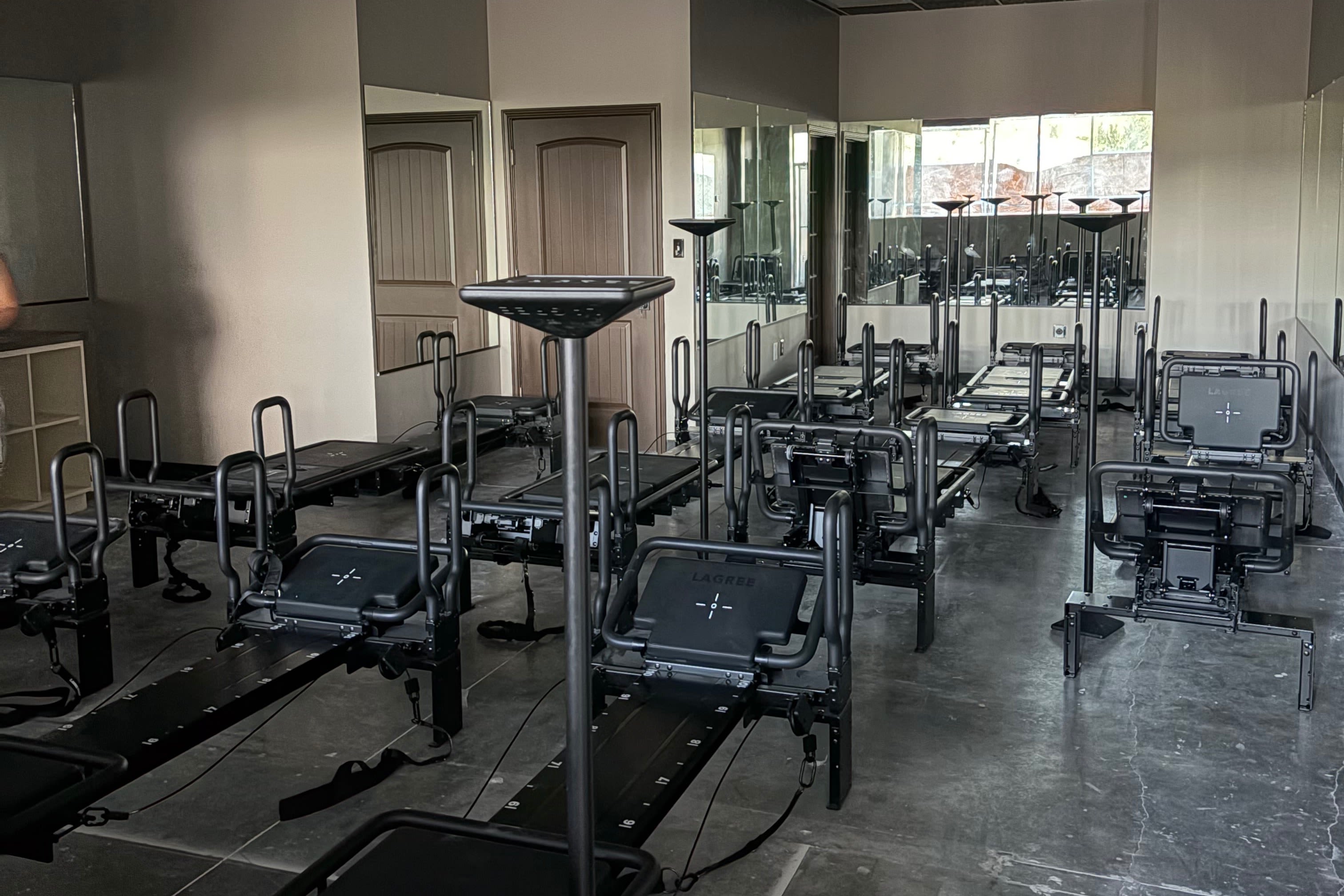 SIX13: Read Reviews and Book Classes on ClassPass