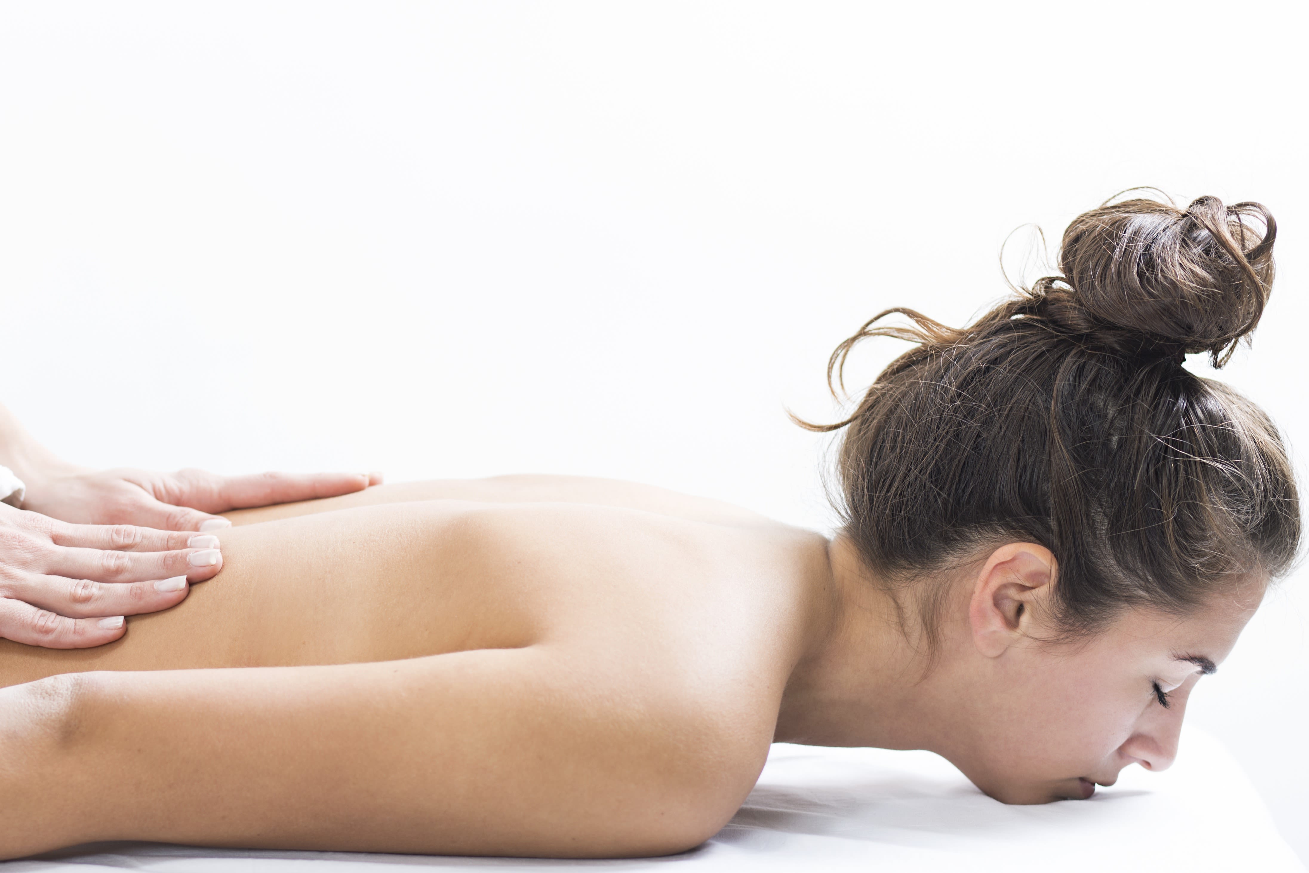 Лимфодренажный массаж обучение. Массаж спины. Классический лечебный массаж. Классический массаж спины. Общий массаж тела.
