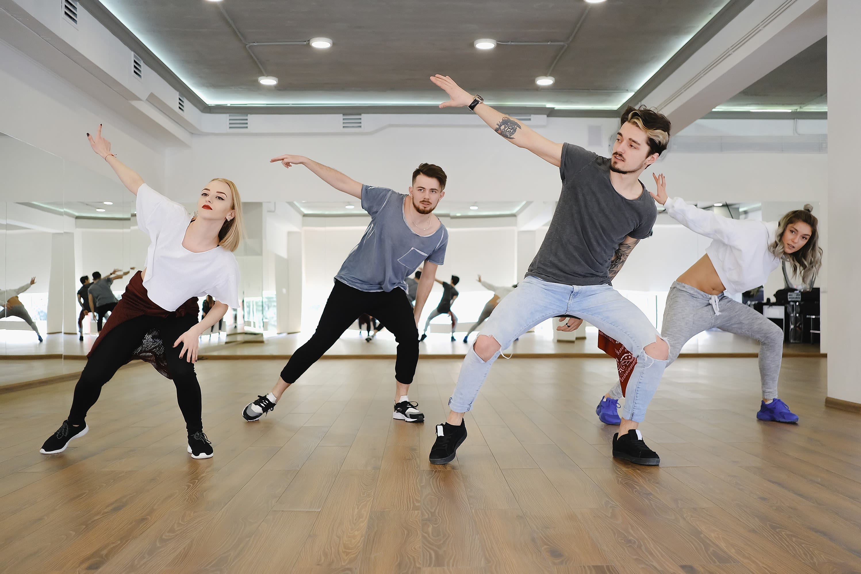 Moves Dance Warehouse Almere Lees recensies en boek lessen met ClassPass